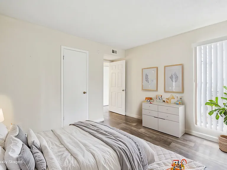 Windbury Apartments — Photo 18