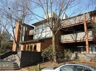 155 N Hanley Rd APT 102, Saint Louis, MO 63105