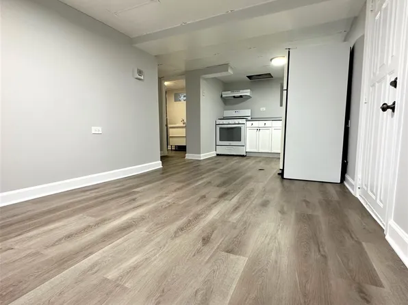 3521 W Grace St APT Be, Chicago, IL 60618