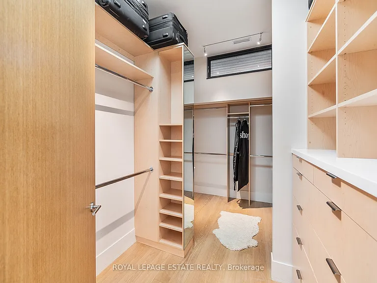 11 Pine Cres — Photo 33