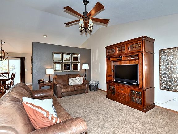 4th image of 442 La Costa Ln