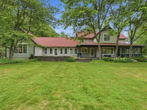 18 Evening Star Dr, Amherst, MA 01002