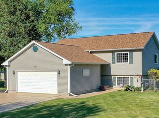 9606 Jean Dr, Hebron, IL 60034