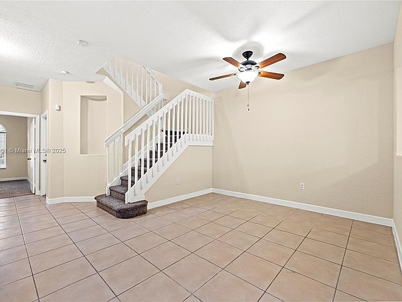 4th image of 2524 SE 15th Ct
