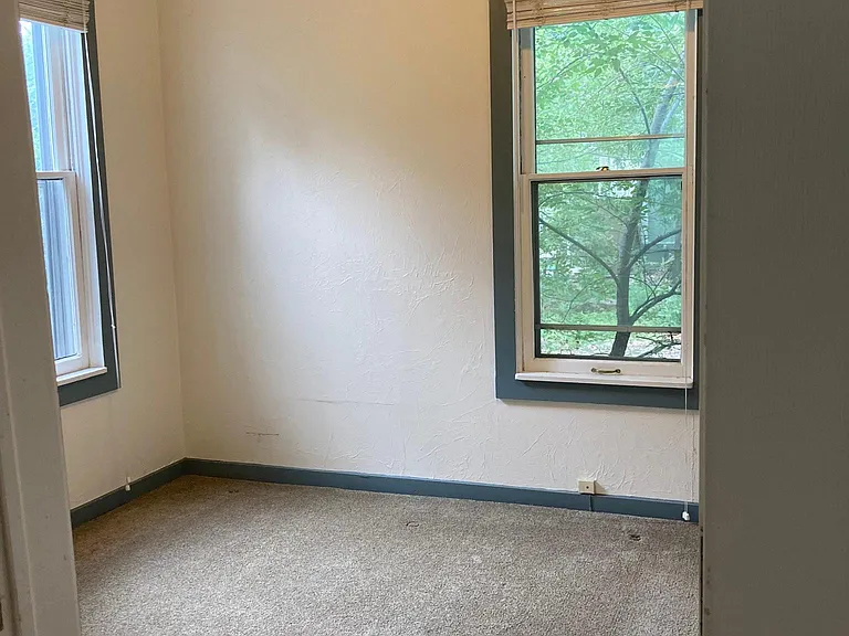 120 N Chestnut St — Photo 7