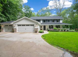 W3339 Geenen Ln, Freedom, WI 54913