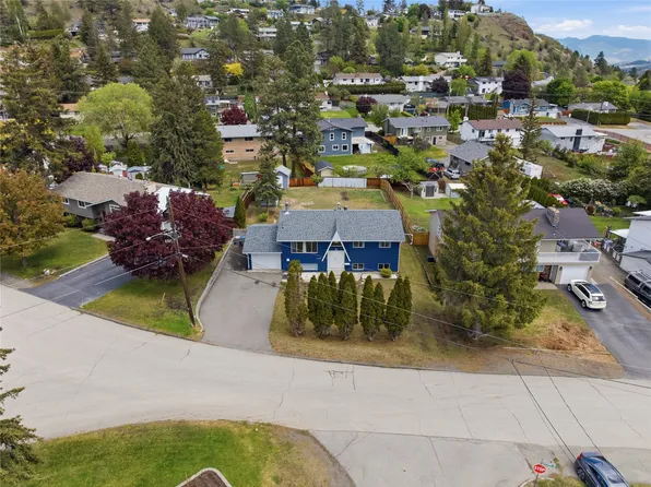 1542 Mount Dufferin Cres, Kamloops, BC V2E 1C2
