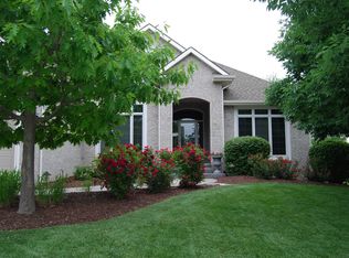 6840 Ridge Point Rd, Lincoln, NE 68512