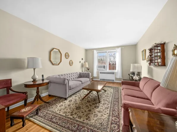 1125 Lorimer Street image 1 of 8