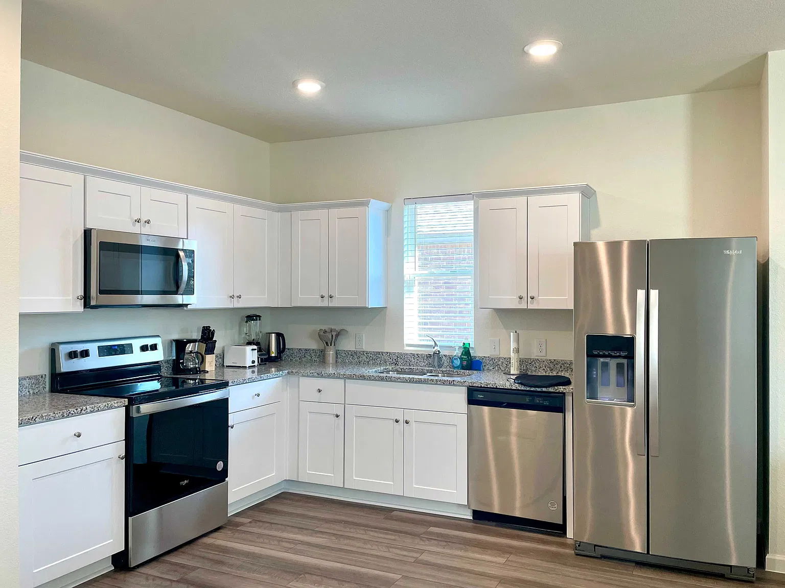 3 bed, 1636 sqft, $4,500 — Photo 4