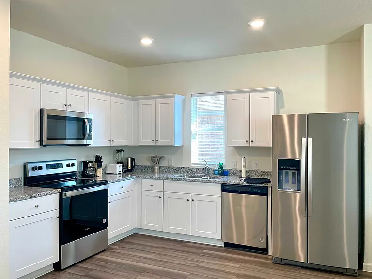 35 Glen Crossing Rd — Photo 4