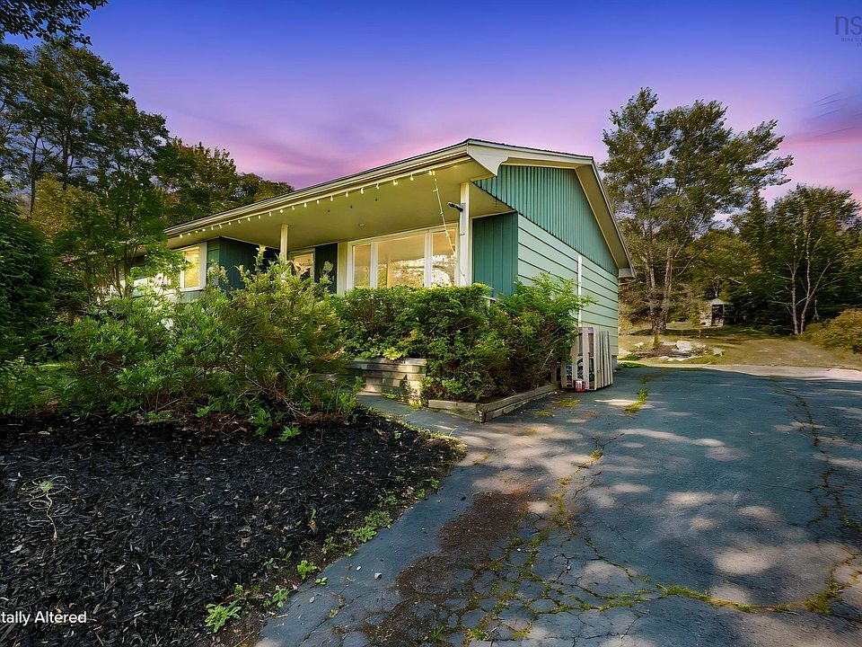1st image of 1053 Terence Bay Rd