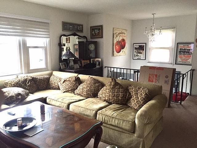 1st image of 13 Meadow Ln