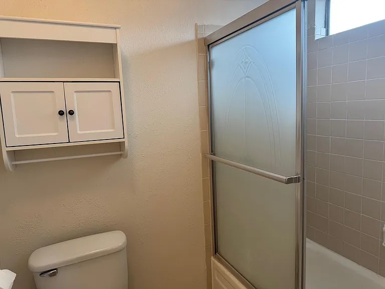 13784 Hollowgreen Dr — Photo 16