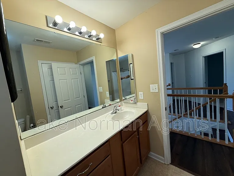 15622 Troubadour Ln — Photo 26