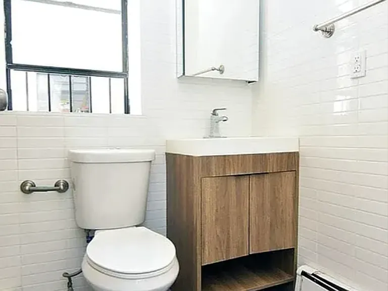 160 W 141st St #2A — Photo 8