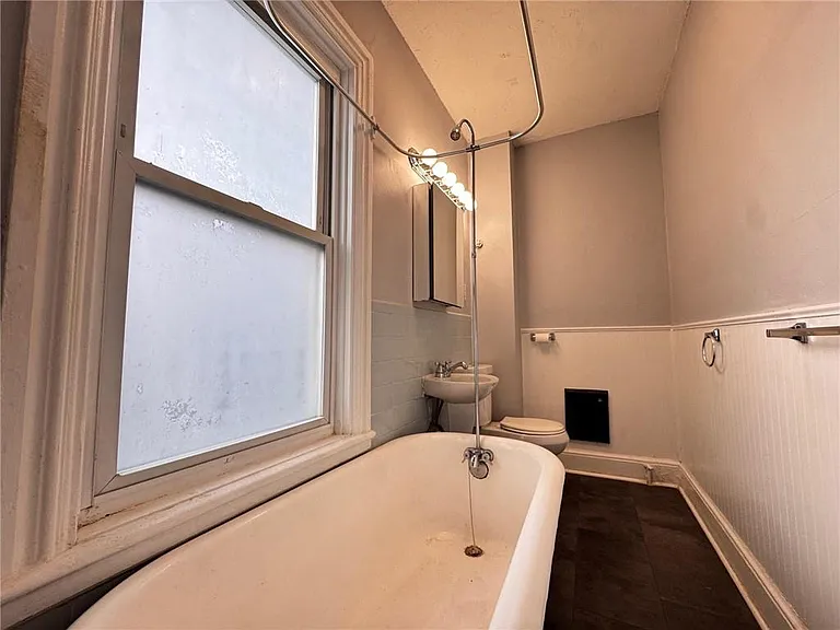 72 Courtland St #2 — Photo 6