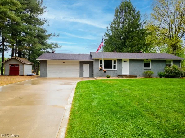 13095 Navarre Rd SW, Beach City, OH 44608