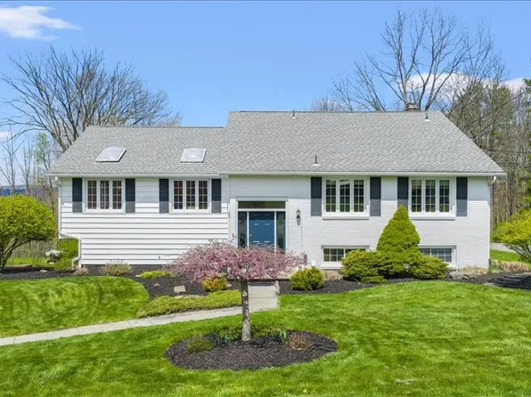 3401 Almar Dr, Vestal, NY 13850