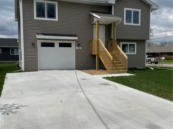 2242 E 38th Ct, Des Moines, IA 50317