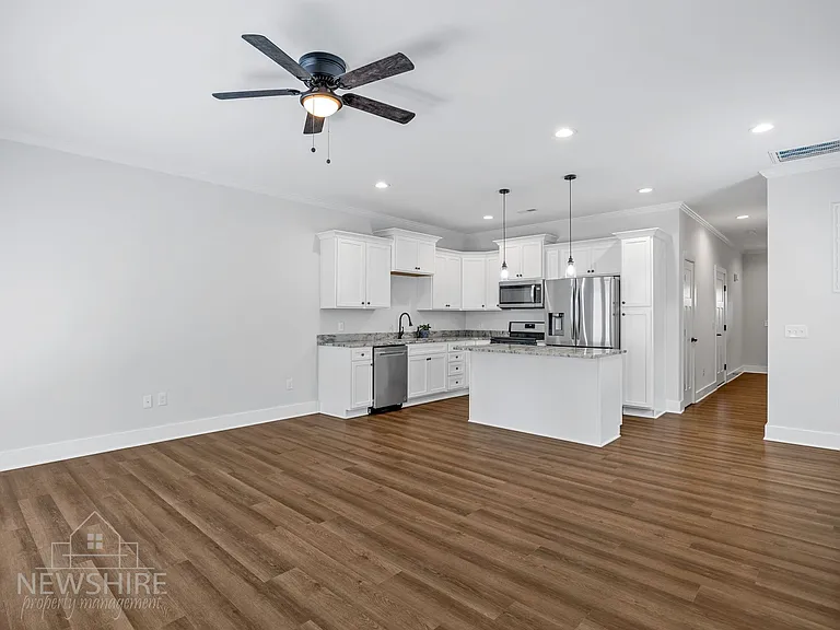 Townes at Converse Luxury Townhomes — Photo 28