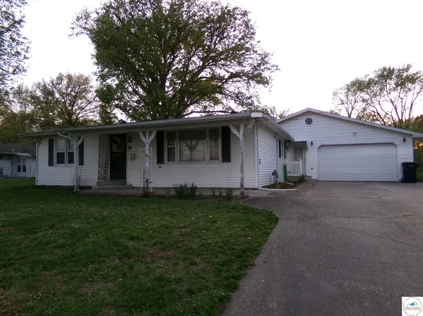 912 & 914 S Locust St, Sweet Springs, MO 65351