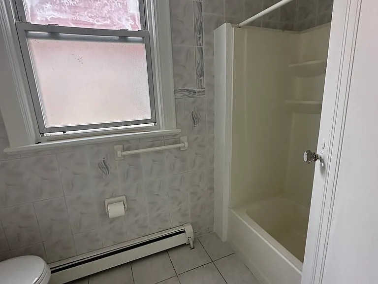 325 Hawthorne Ave #1 — Photo 12