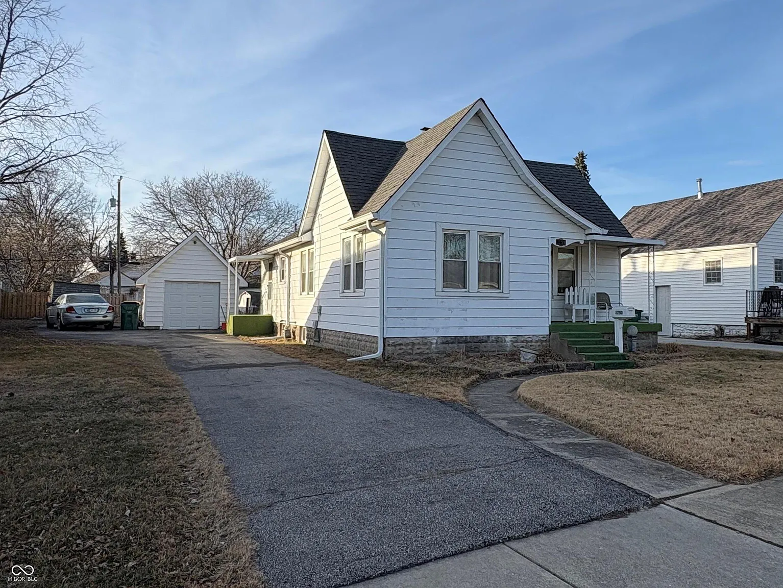 1754 Gerrard Ave photo 1