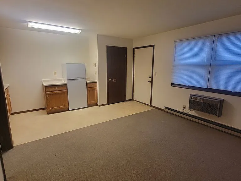 1038 Oxford Ave — Photo 7