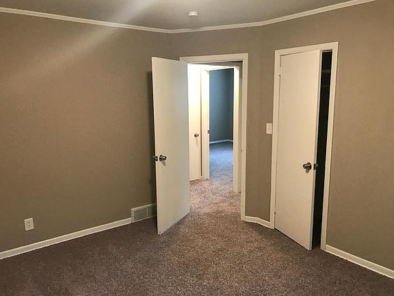4th image of 8404 Park Ave