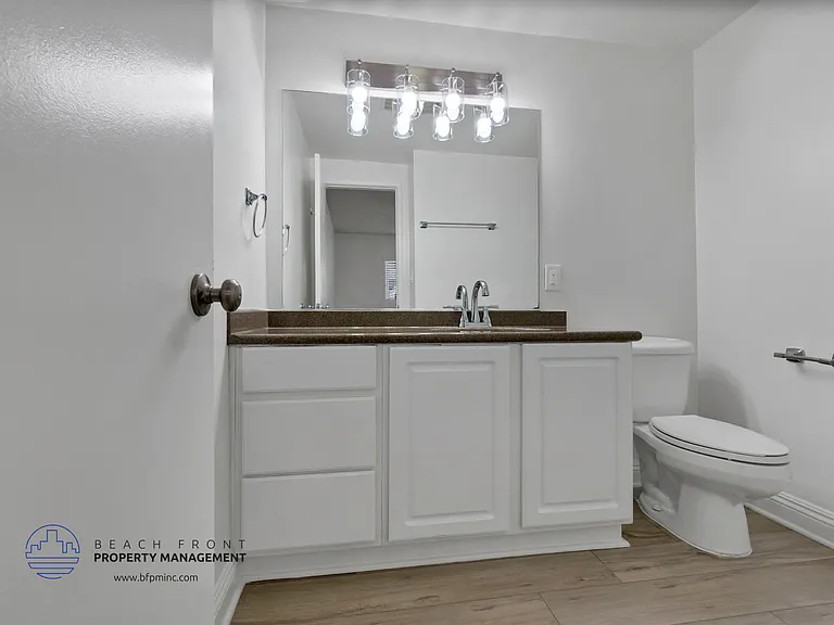 740 W 24th St. — Photo 60