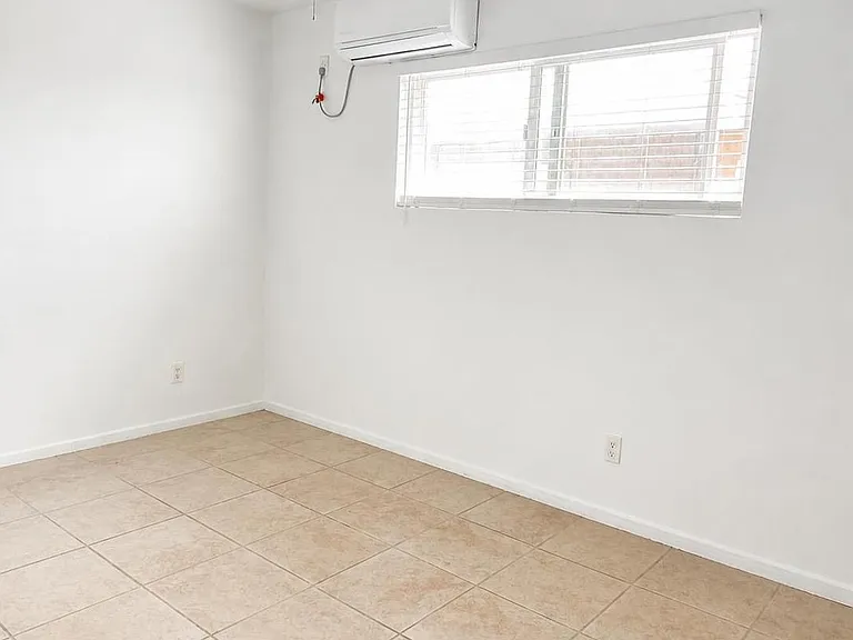 343 W Tramview Rd — Photo 7