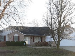 3400 Crystal Lake Dr, Springfield, IL 62711