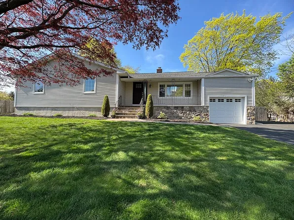 4 Rita Dr, Morris Plains, NJ 07950