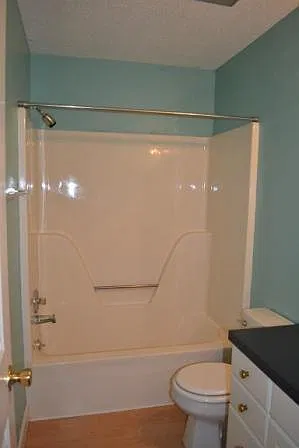 Spacious 2 Bedroom Townhome Near Downtown Athens & UGA — Photo 3
