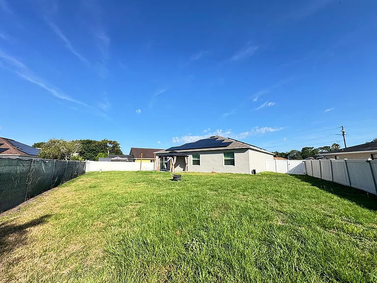 320 Mariana Way — Photo 51