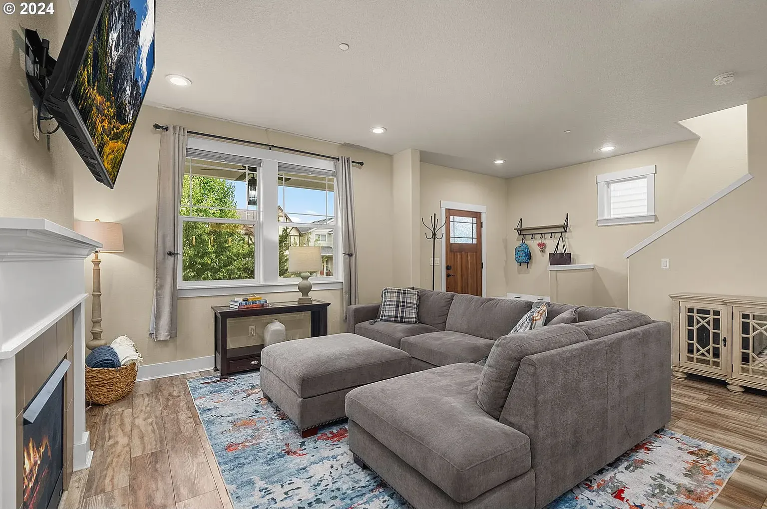 4 bed, 2.5 bath, 1804 sqft, $3,799 — Photo 4