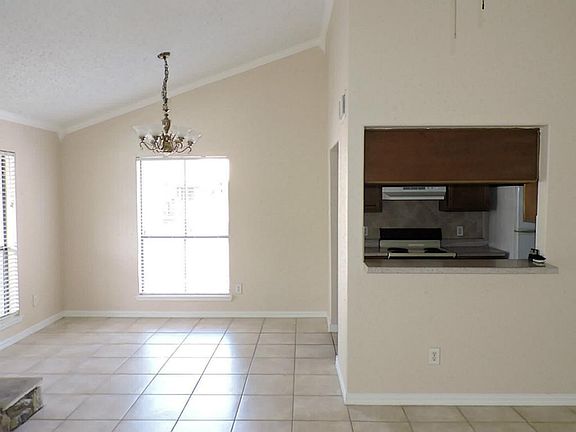 3rd image of 17401 Red Oak Dr