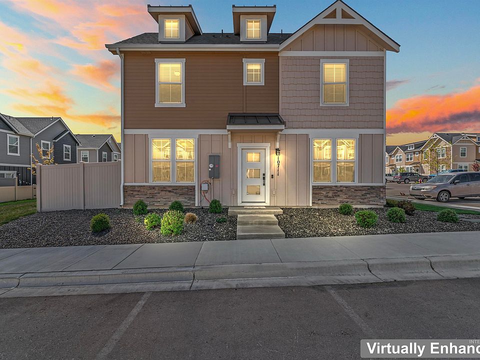 1st image of 10711 W Brownstone Ln