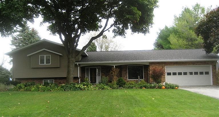 1st image of 708 S Iroquois Dr