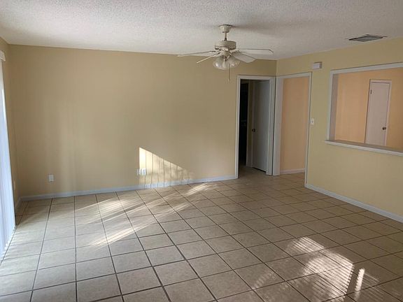 4th image of 4020 Wendy Dr