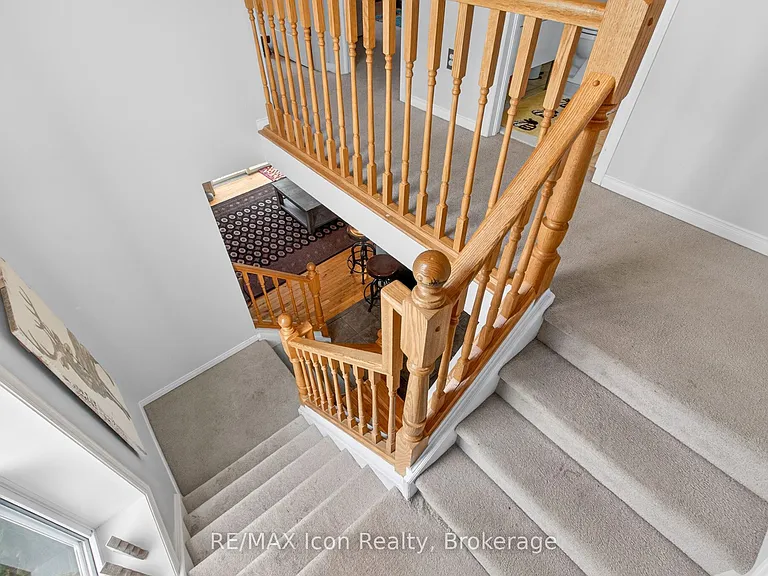 537 Beaver Creek Cres — Photo 21