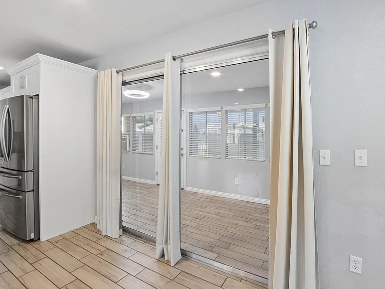 1017 E El Caminito Dr — Photo 5