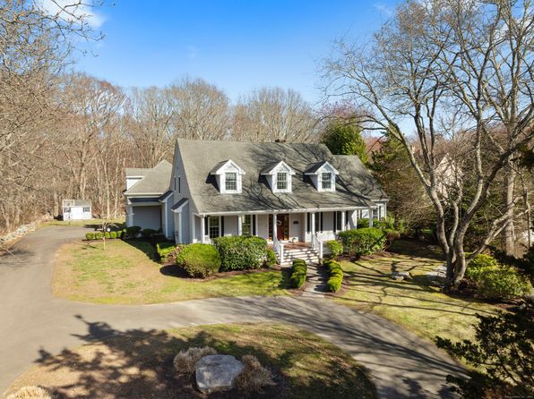 16 Perkins Farm Rd, Waterford, CT 06385