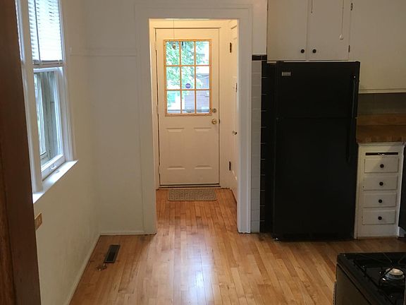 2nd image of 1149-1151 Lakepointe St