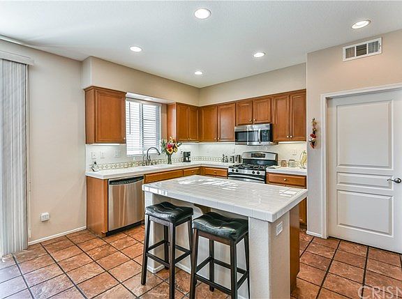 5th image of 27445 Acacia Dr
