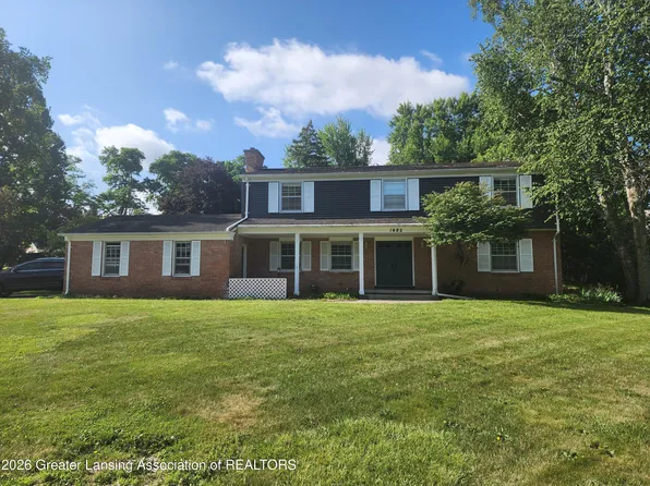 1682 Woodside Dr, East Lansing, MI 48823