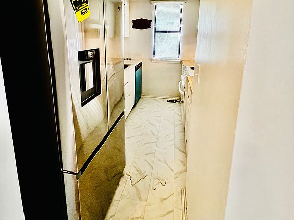 3rd image of 3028 Eaton St