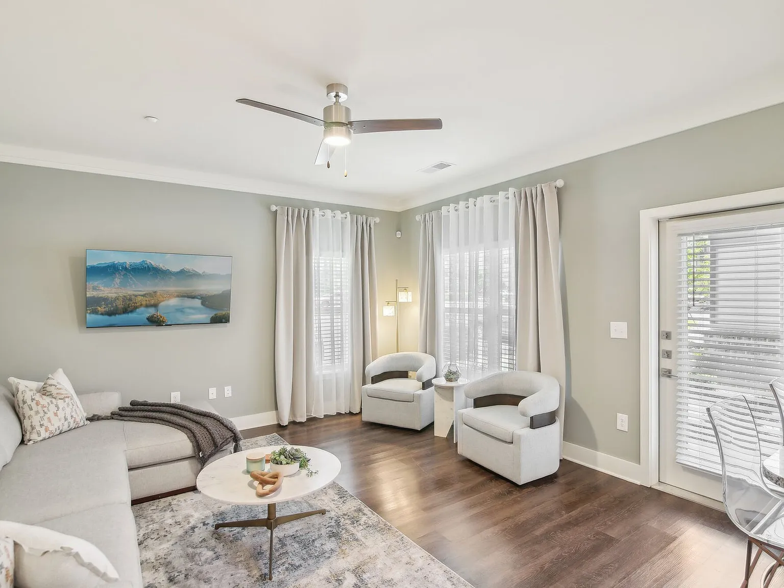 Somerset Apartments — Photo 4