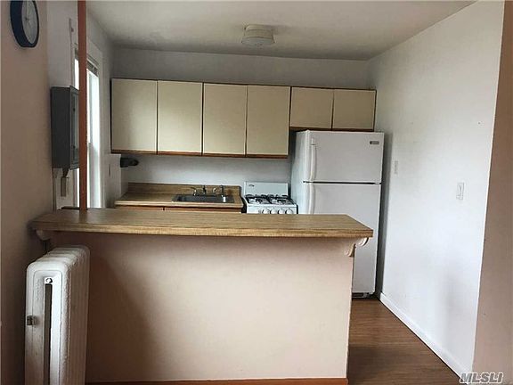 2nd image of 649 Willis Ave